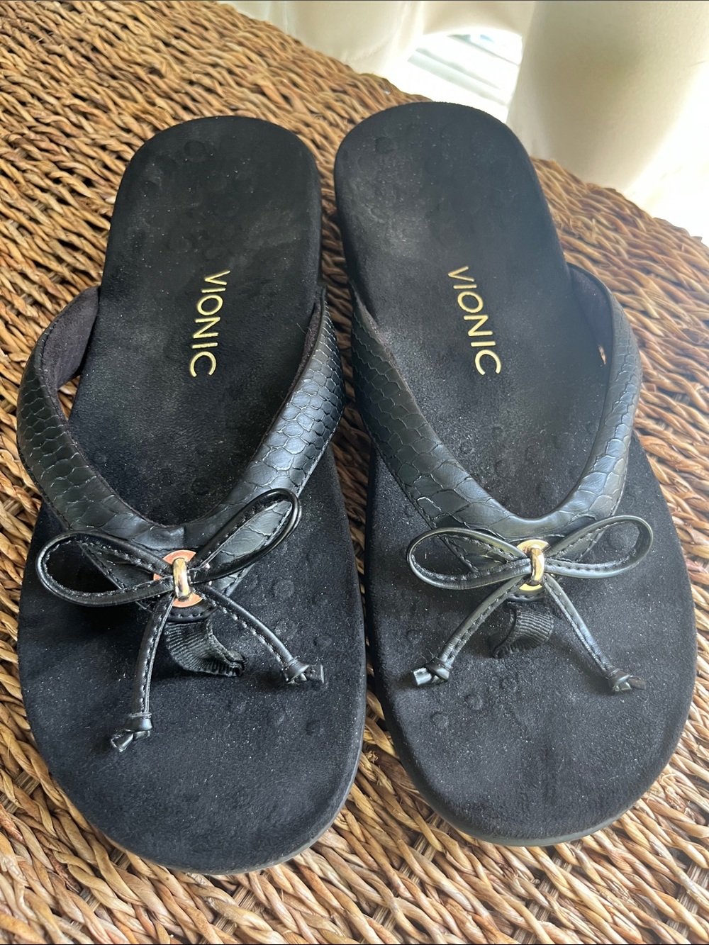 Vionic Bella II Black Bow Flip Flop Sandals - Picture 2 of 7